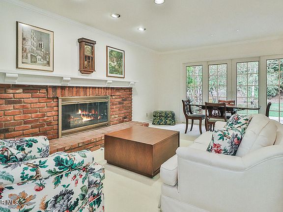 5th image of 2107 Hood Dr