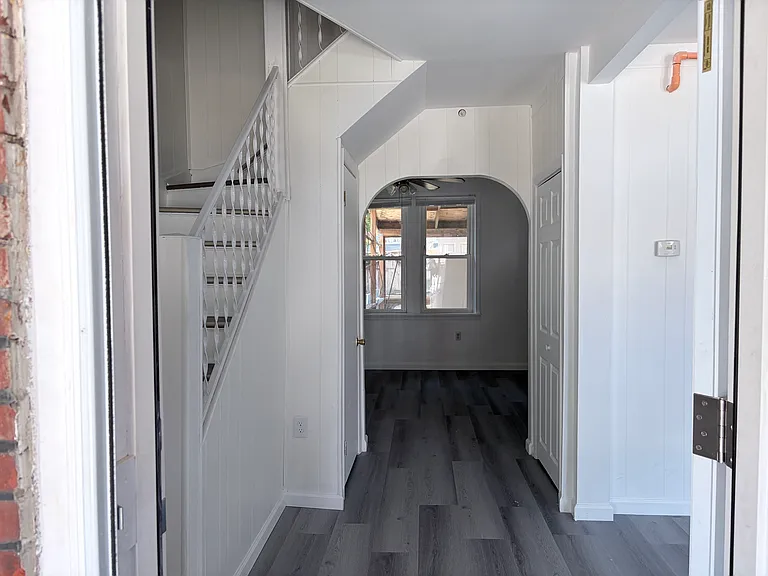 17 Walnut St — Photo 3