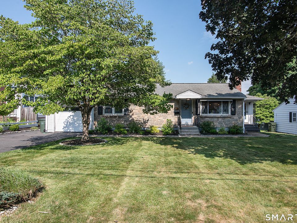 1st image of 40 Vincent Drive