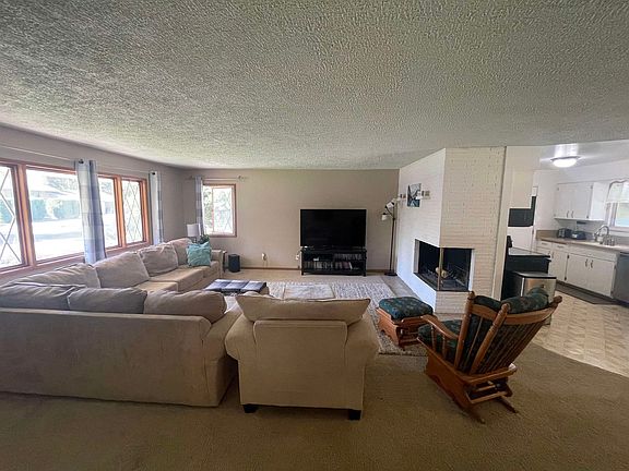 5th image of 2421 E 39th Ave