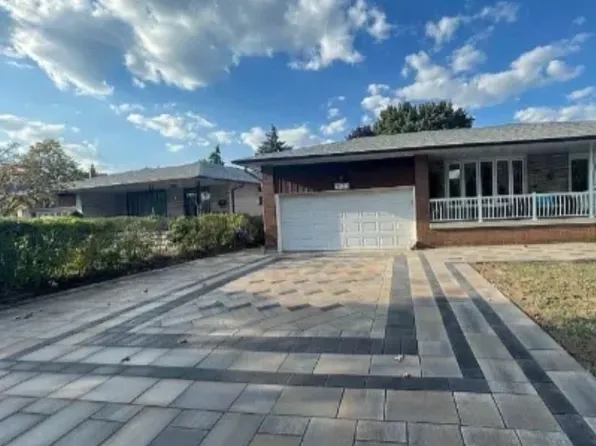 3179 Golden Orchard Dr Unit 1, Mississauga, ON L4Y 3G7