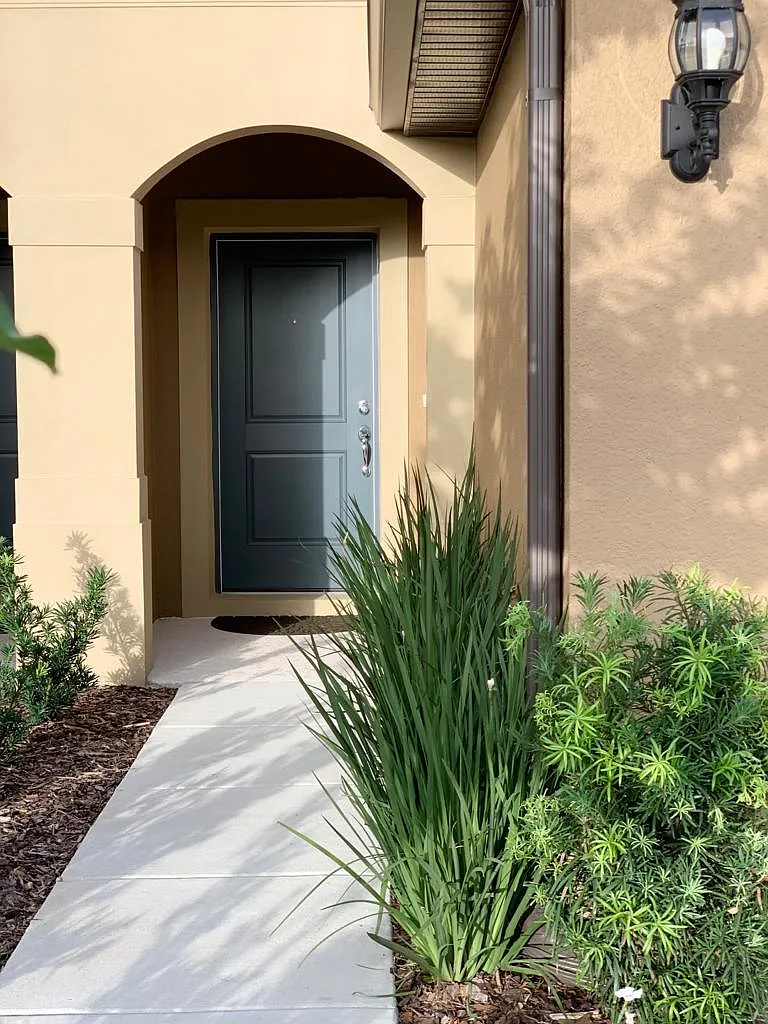 2 bed, 2.5 bath, 1600 sqft, $2,250 — Photo 2