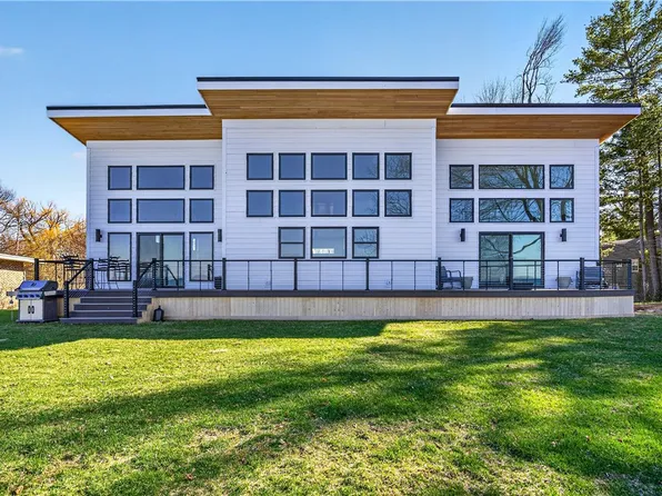 2501 Lake Rd, Ontario, NY 14519