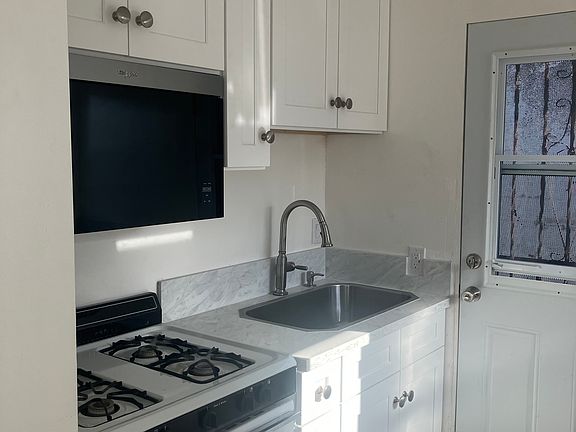 4th image of 4765 Auburn Dr