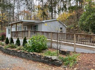 157 Creek Dr, Prompton, PA 18456