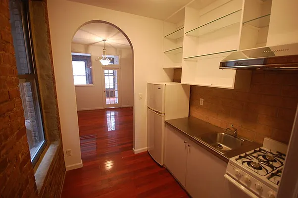 Rented by REAL New York | media 7