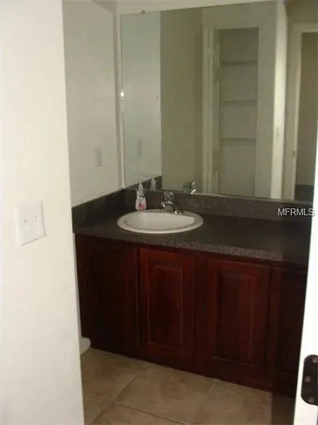 3 bed, 2.5 bath, 1362 sqft, $1,950 — Photo 4