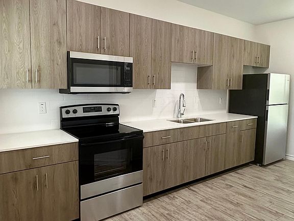 2nd image of 1700 New Orleans Cir #1