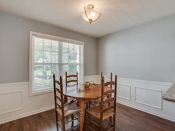 5th image of 2610 Kentshire Way