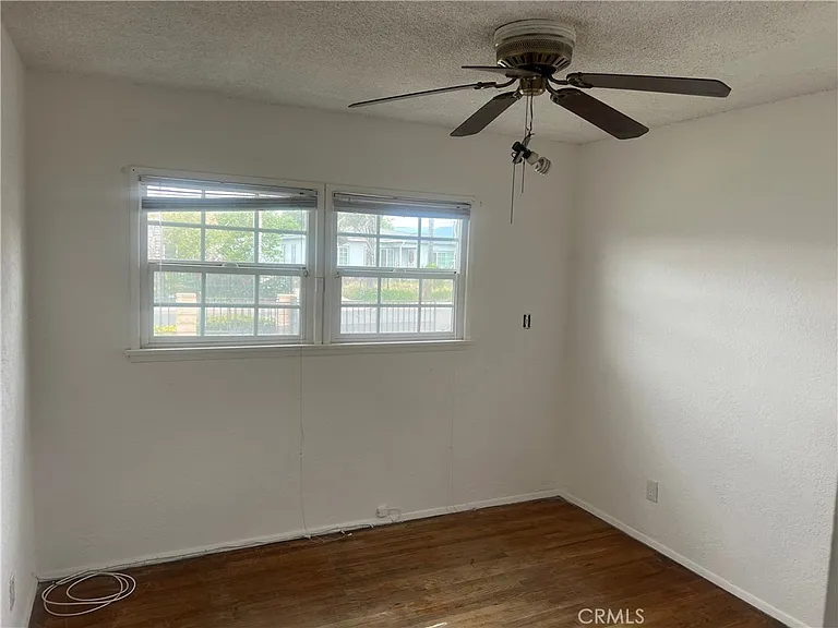 543 Flores St — Photo 5