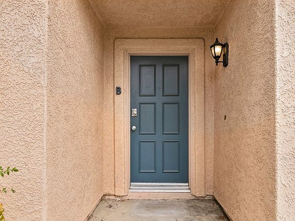 5th image of 25112 Steinbeck Ave Unit B