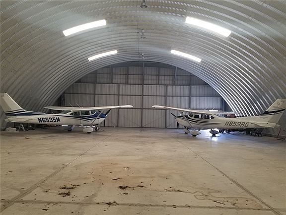 5th image of 102 Sky King Dr