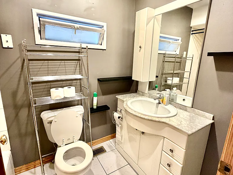 2609 S Lowe Ave #1F — Photo 6