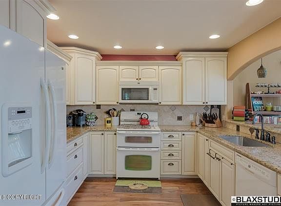 2nd image of 814 High Grade Way