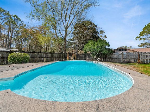 2nd image of 322 Palmwood Ct