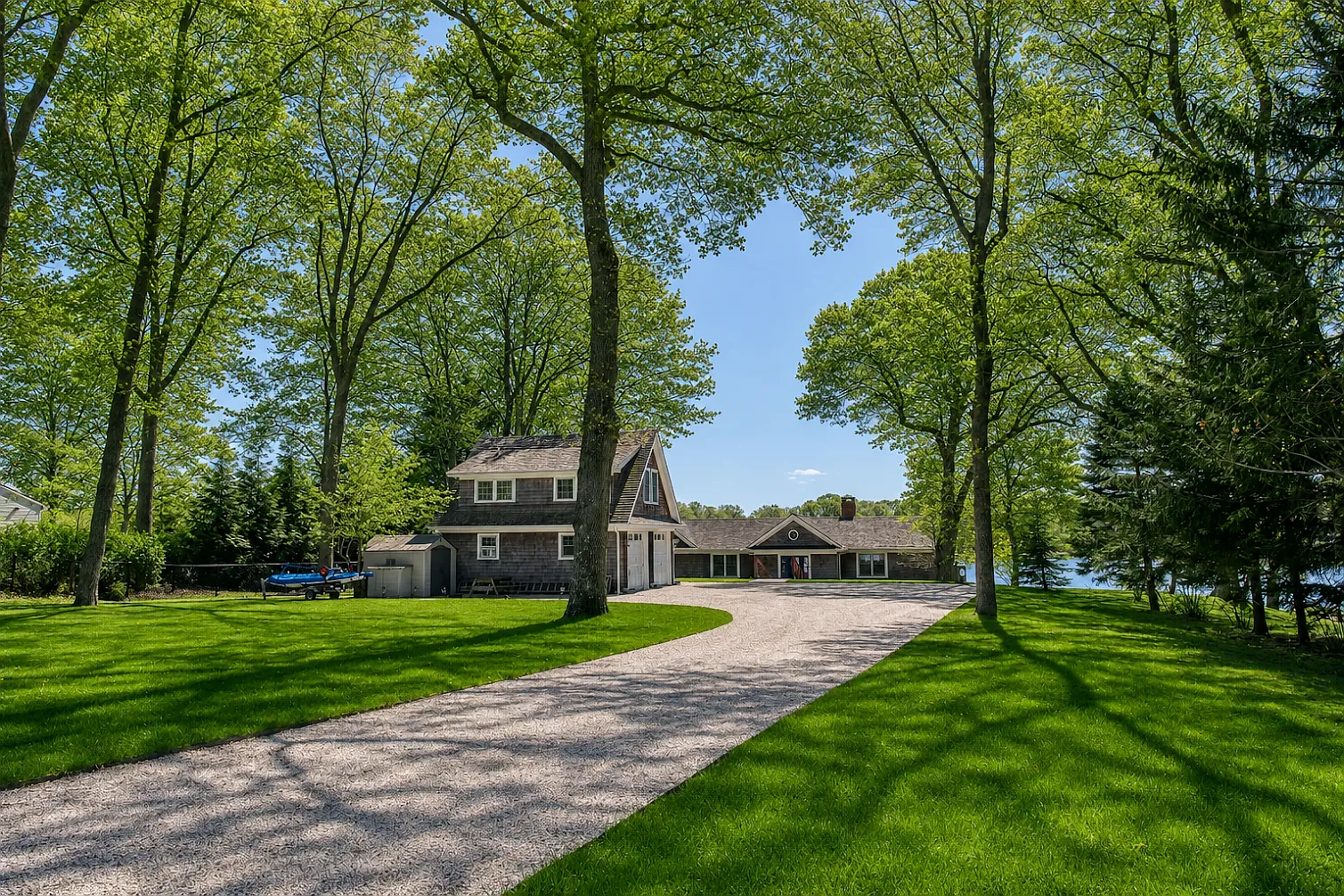 Spectacular Waterfront Rental and Dock - Shelter Island — Photo 2