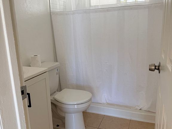 2nd image of 549 McIntosh St