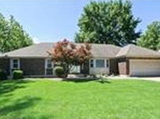 500 NW Golfview Dr, Blue Springs, MO 64014