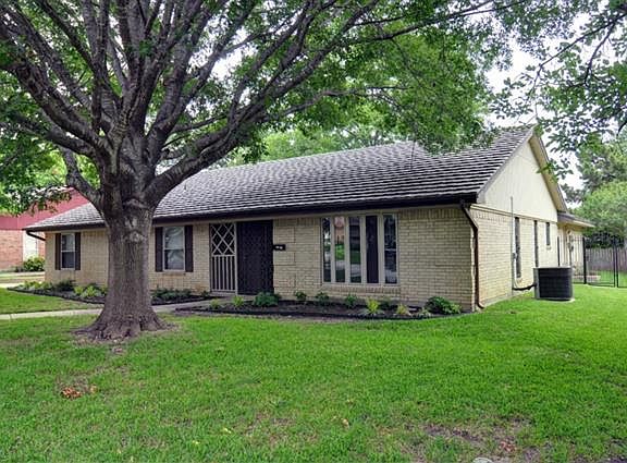 2nd image of 3825 Delmas Dr