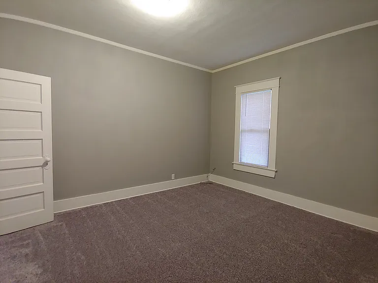 216 S Academy St — Photo 20