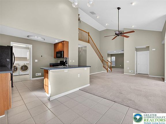 5th image of 2879 Donegal Dr