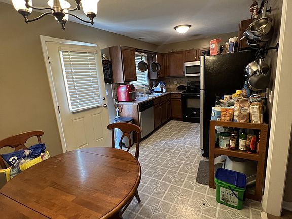 3rd image of 115 Eagle Dr