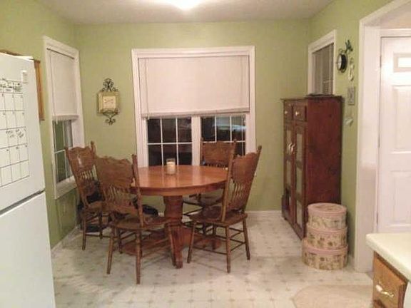 5th image of 104 N Browns Ln