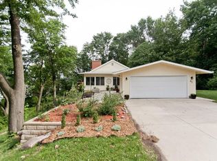 65 Hillcrest Dr NE, Solon, IA 52333