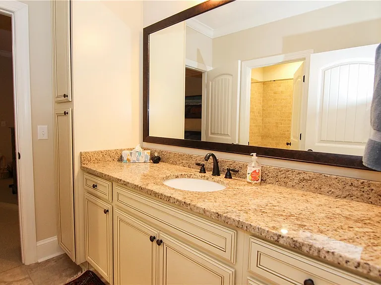 105 Gascoigne Ave #102 — Photo 20
