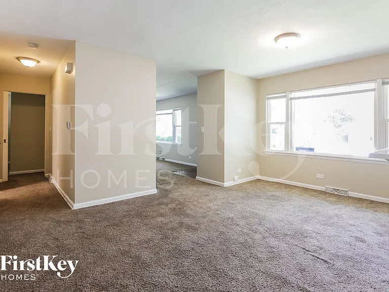 913 S Hugh St — Photo 5