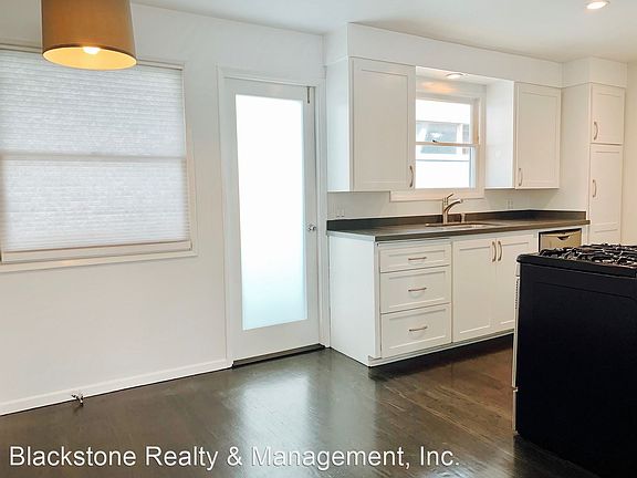 4th image of 710 Bay St APT A