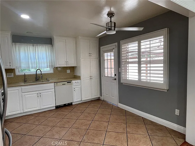 737 N Garsden Ave — Photo 9