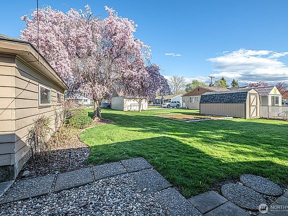 4th image of 318 NE Lambert Avenue