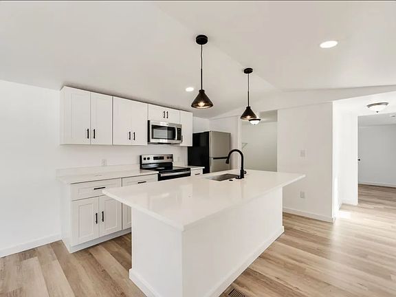 2nd image of 393 Knollwood Rd