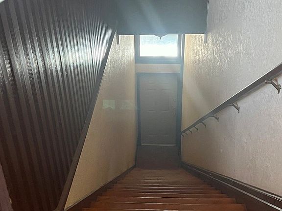5th image of 402 W 3rd St #B