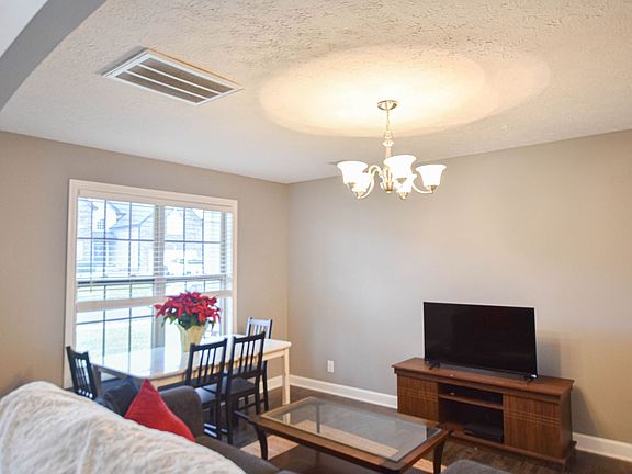 3rd image of 3784 Windhaven Dr