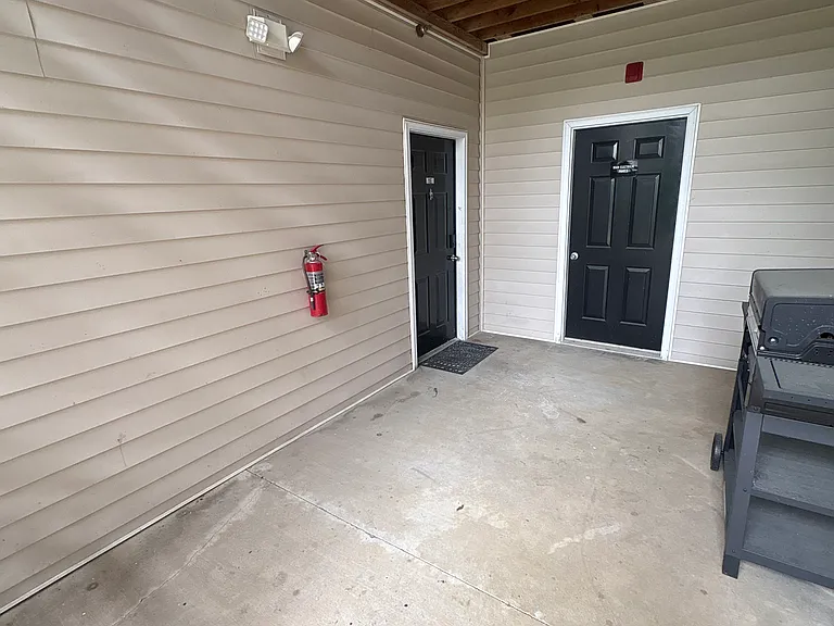 310 Riverbend Dr #1E — Photo 12