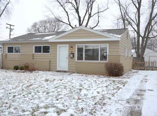 37 Lyons Dr, Troy, MI 48083