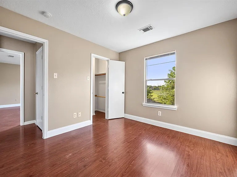 443 Willow West Dr — Photo 13