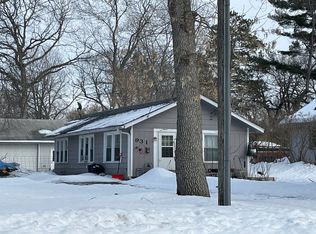 931 6th St SE, Forest Lake, MN 55025