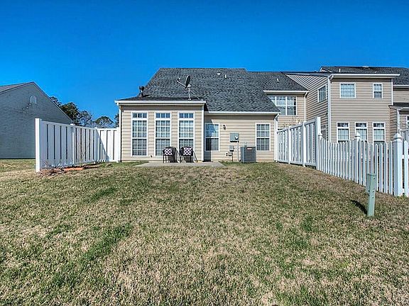 4th image of 5881 Flowering Peach Ln #0