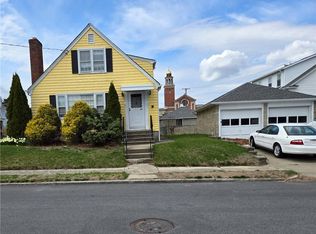 15 Rose St, Cranston, RI 02920