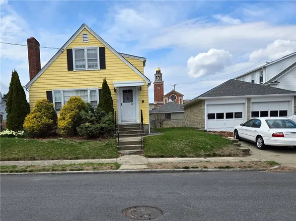 15 Rose St, Cranston, RI 02920