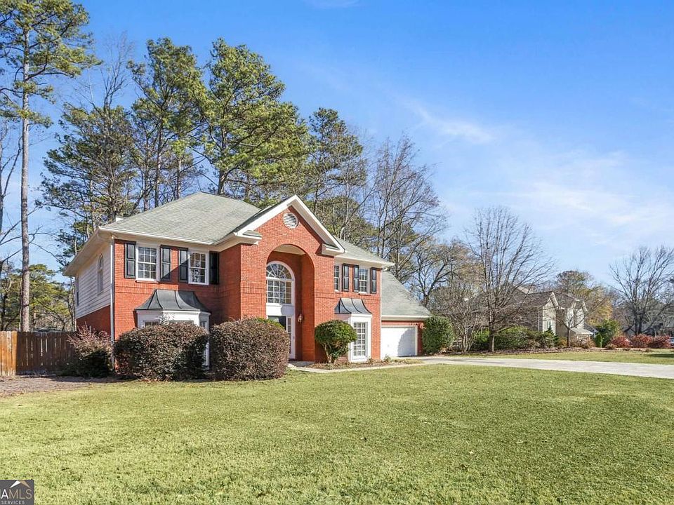 1st image of 554 Russett Ct SW