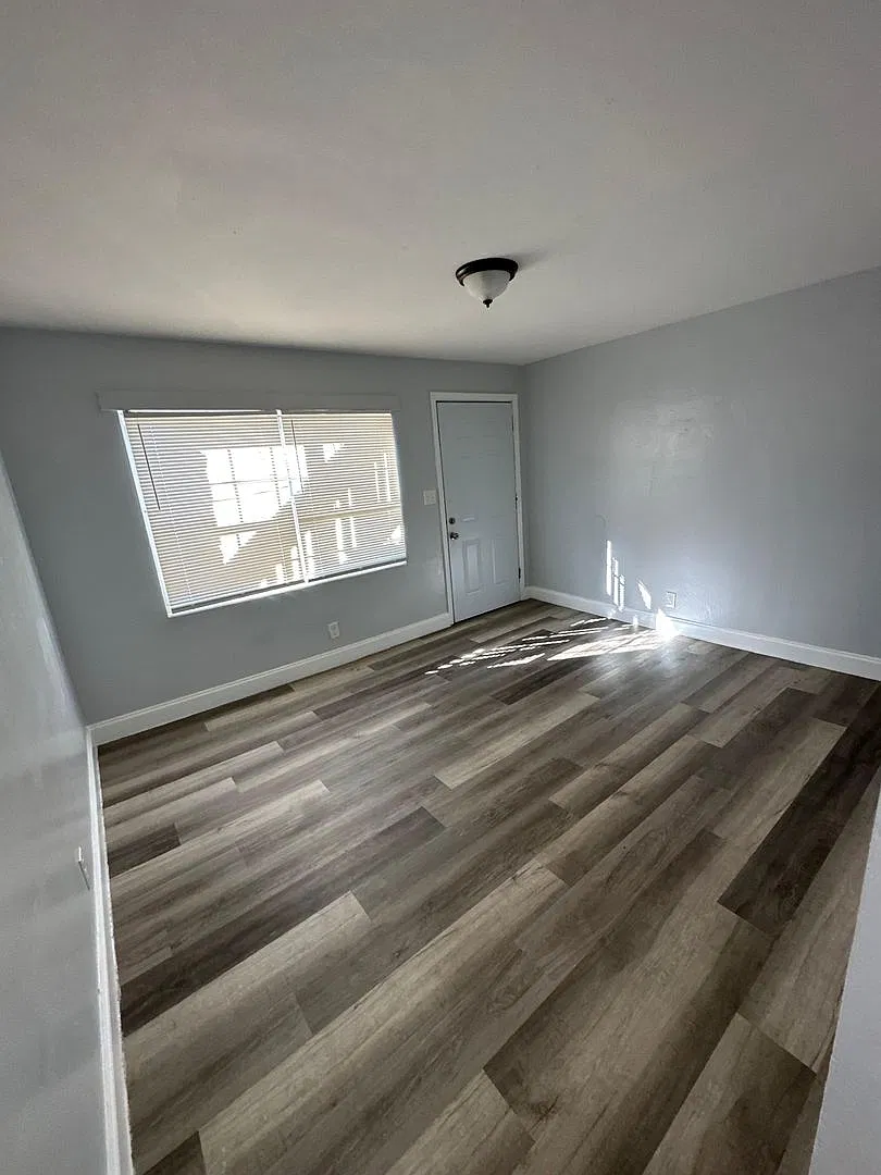 3805 Fairfax St — Photo 4
