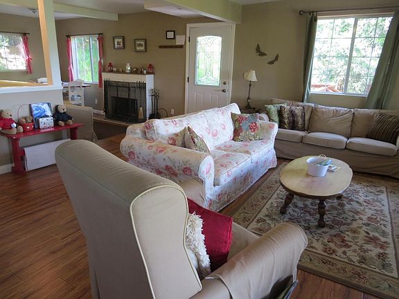 3rd image of 722 Ashlar Dr