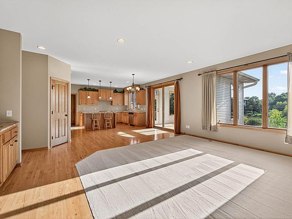3rd image of 10803 Jersey Dr N