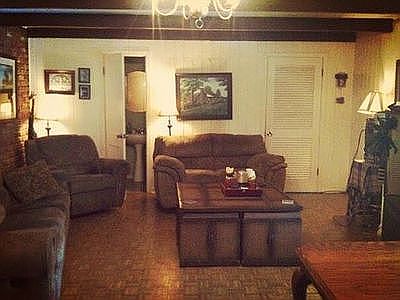 other 1/2 of livingroom