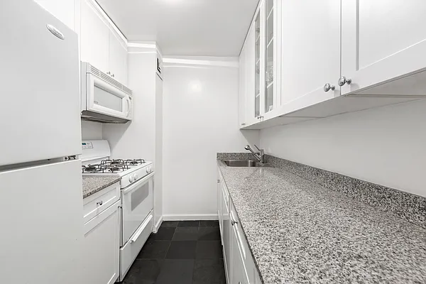 Rented by Douglas Elliman | media 15