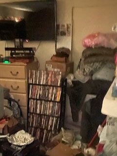 4th image of 219 Spring St